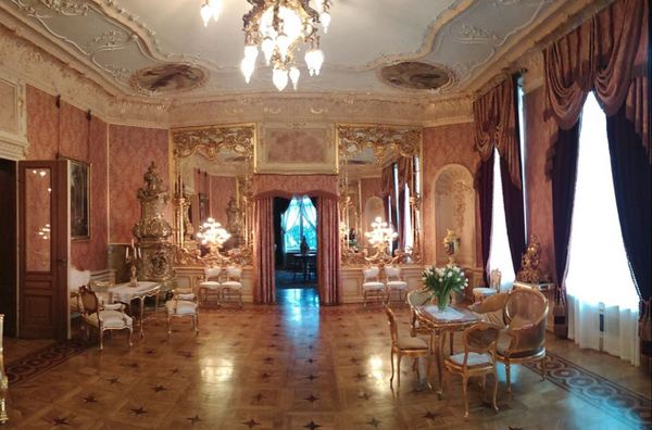 Herbst Palace Museum interior